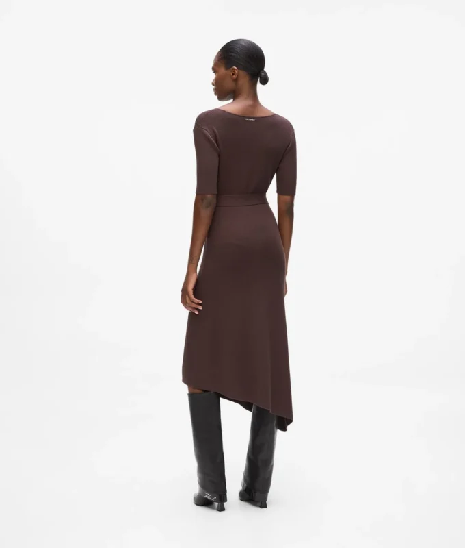 Strickkleid mit Gürtel Strickkleid mit Gürtel