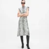 Strickkleid mit Schneeleopardenmuster Strickkleid mit Schneeleopardenmuster