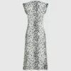 Strickkleid mit Schneeleopardenmuster Strickkleid mit Schneeleopardenmuster