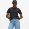 T-Shirt mit Nieten und Signatur T-Shirt mit Nieten und Signatur
