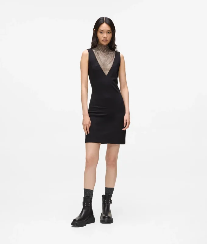 V-Ausschnitt-Kleid aus Strass-Mesh V-Ausschnitt-Kleid aus Strass-Mesh