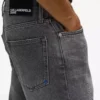 Vintage-Waschung, konisch zulaufende Jeans