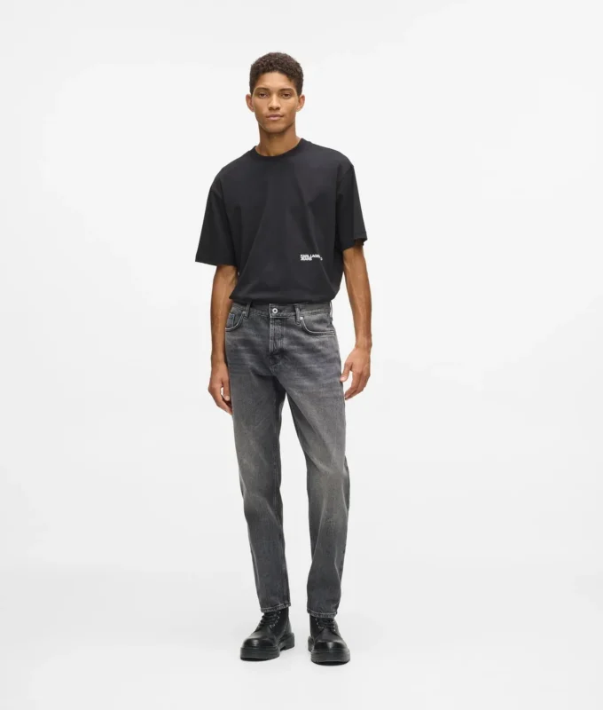 Vintage-Waschung, konisch zulaufende Jeans