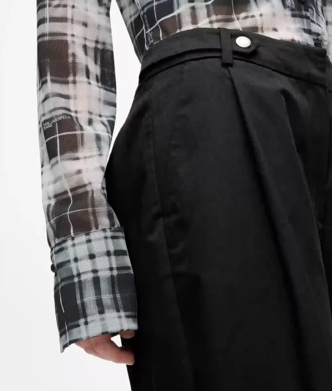 Weit geschnittene Hose Weit geschnittene Hose